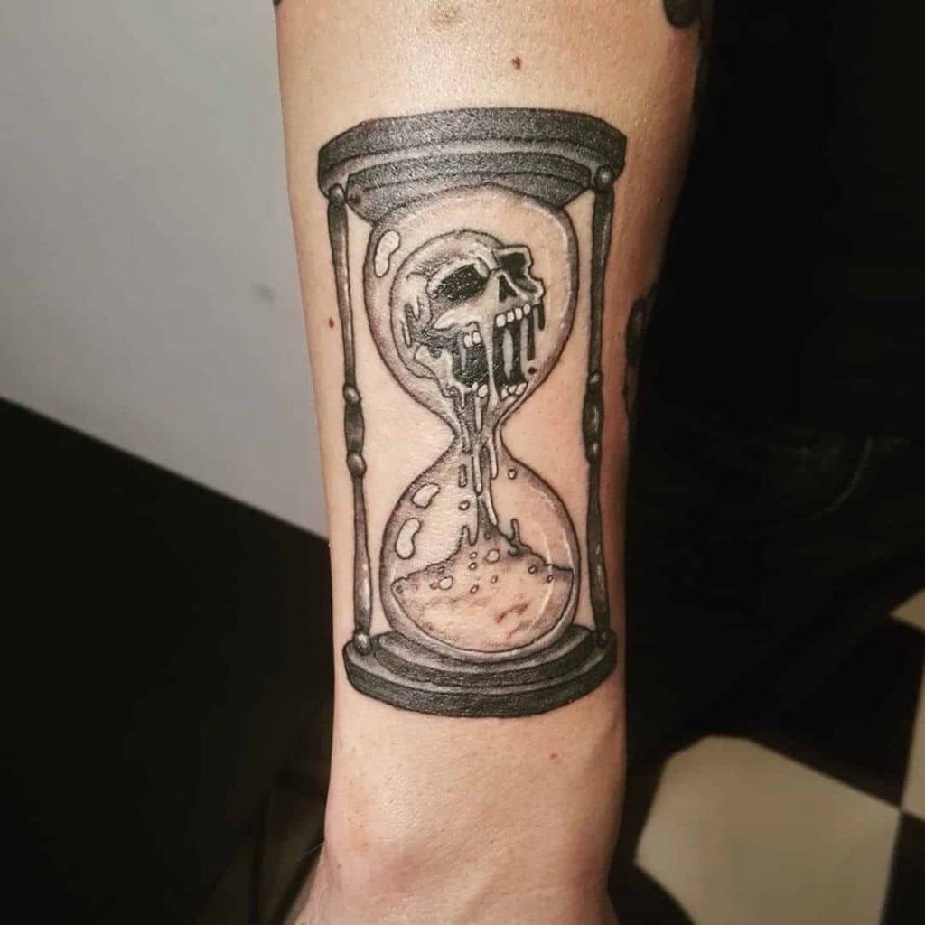 Hourglass Tattoo Tattoos Free 3556