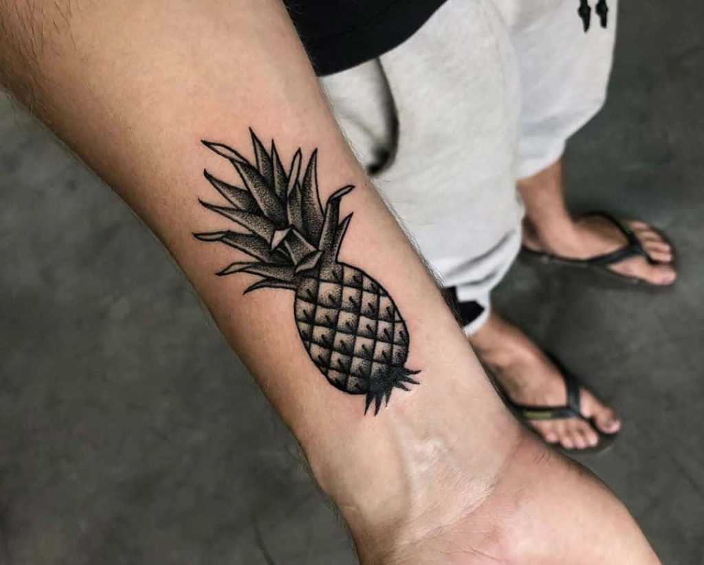 Traditional Pineapple Tattoo with Leaves - wide 10